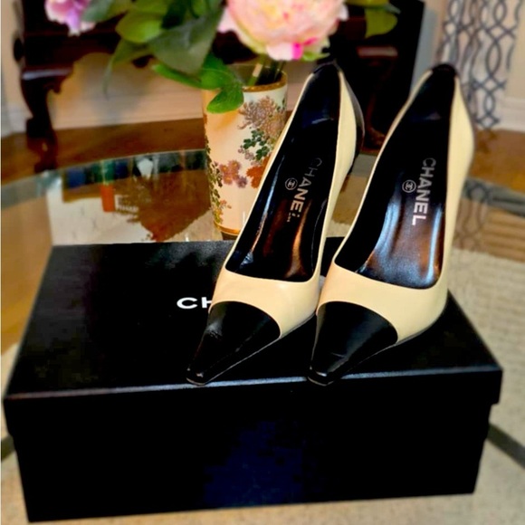 VINTAGE CHANEL PUMPS SIZE 36.5 - Picture 2 of 12
